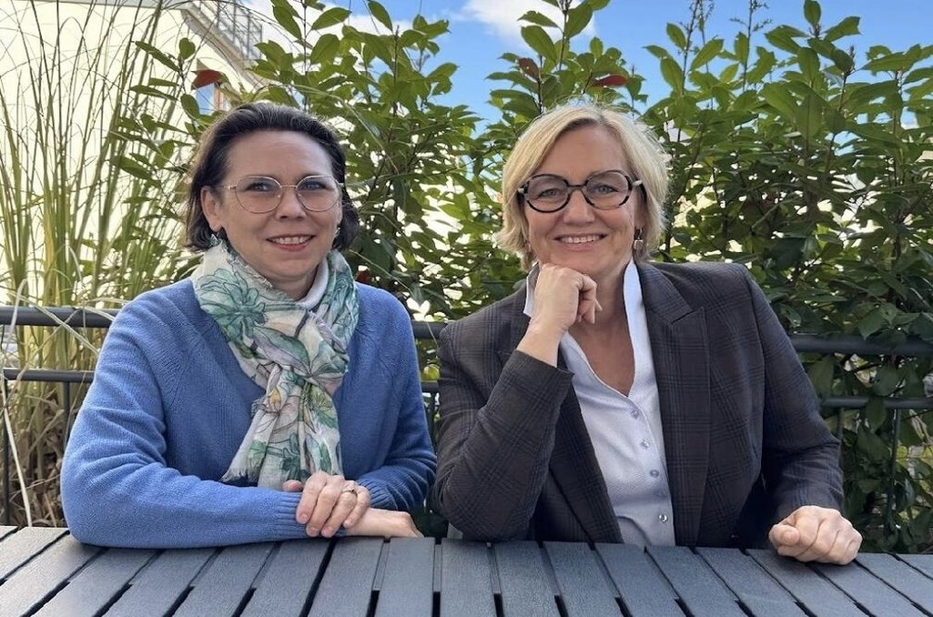 Wien 2025. Dr. Gruber und Mag. Fenderl bei der Aufnahme des Podcasts "Von wegen Pause"; © privat