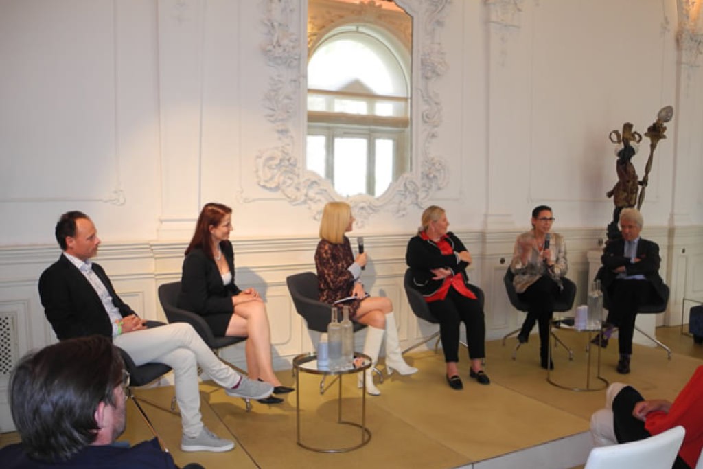 Wien 26. April 2022; Von li nach re: Dr. Alexander Just, OA Dr. Anita Rohrbacher, Sylvia Saringer, BM aD. Dr. Andrea Kdolsky, Univ.Prof. Dr. Doris M. Gruber, Univ.Prof. Dr. Peter Husslein © Simona Katzlinger